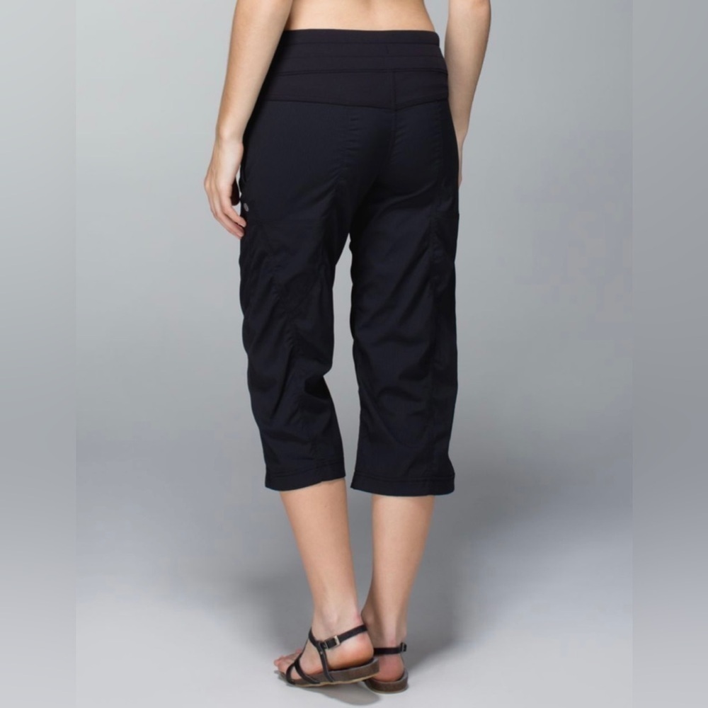 Lululemon - Studio Crop - Picture 3 of 13